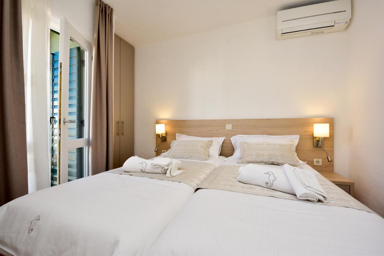 In Olive Garden Apartment Starigrad Paklenica Luaran gambar