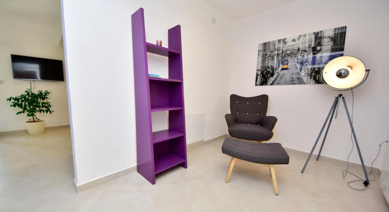 In Olive Garden Apartment Starigrad Paklenica Luaran gambar